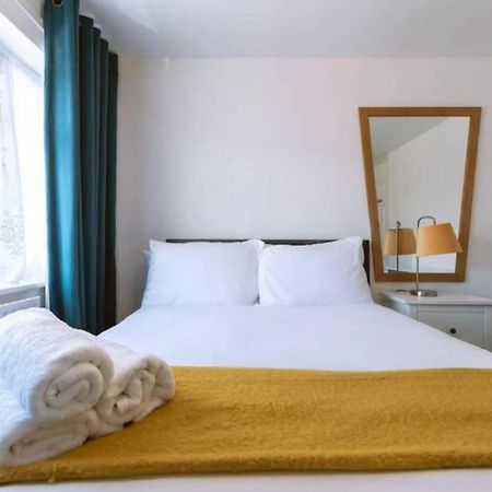 Reading - 3-Bed House - Sleeps 6 - Garden - Wifi Luaran gambar