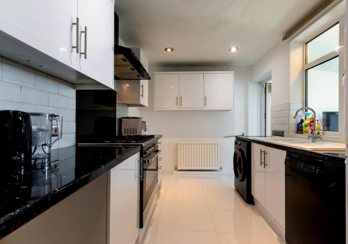 Reading - 3-Bed House - Sleeps 6 - Garden - Wifi Luaran gambar
