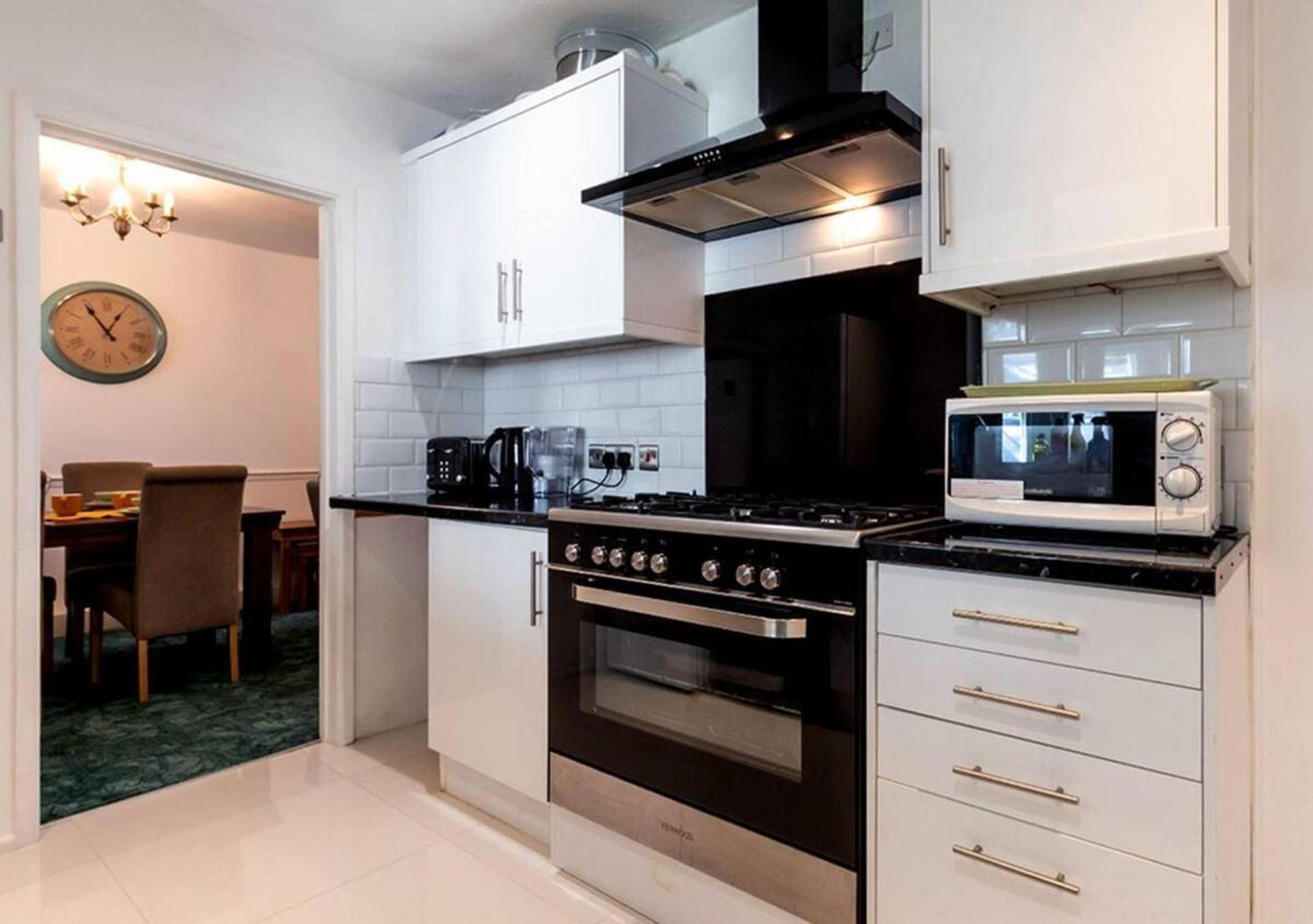 Reading - 3-Bed House - Sleeps 6 - Garden - Wifi Luaran gambar